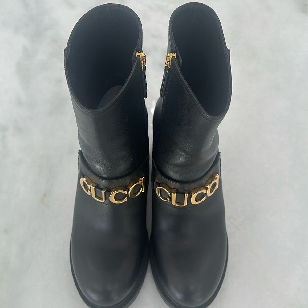 Gucci black leather lug sole Gucci script logo sz 39.5